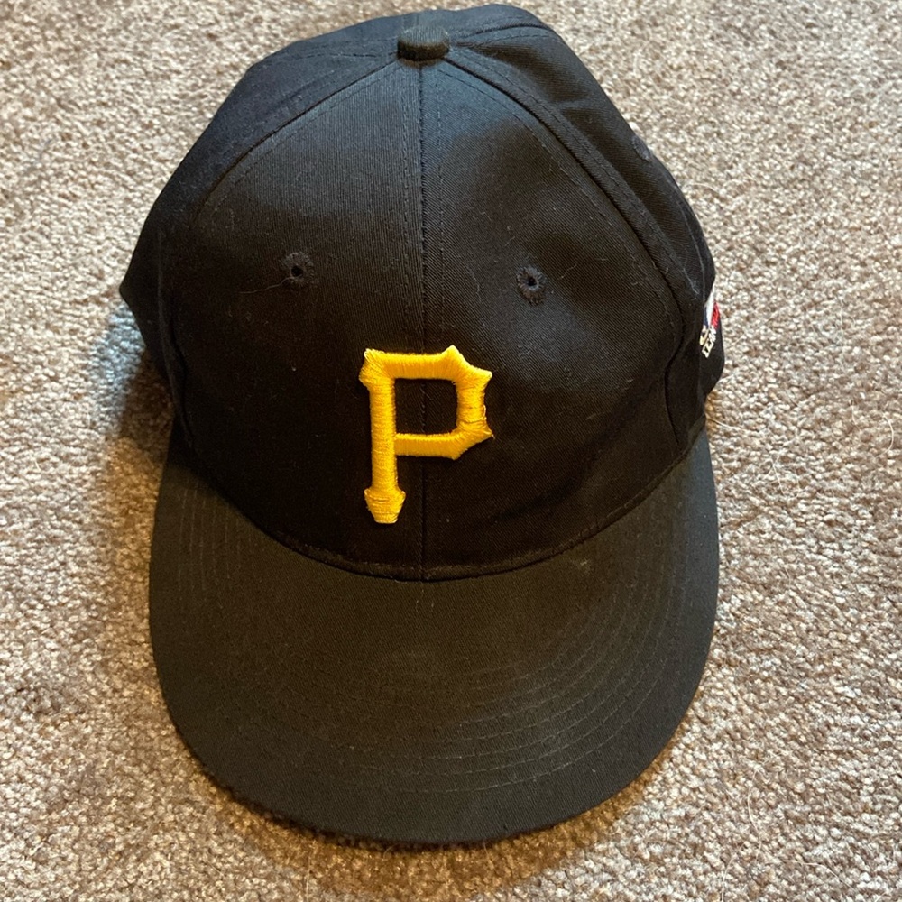 Pittsburgh Pirates Black Baseball Cap MLB Hook & Loop Strap Adult One Size